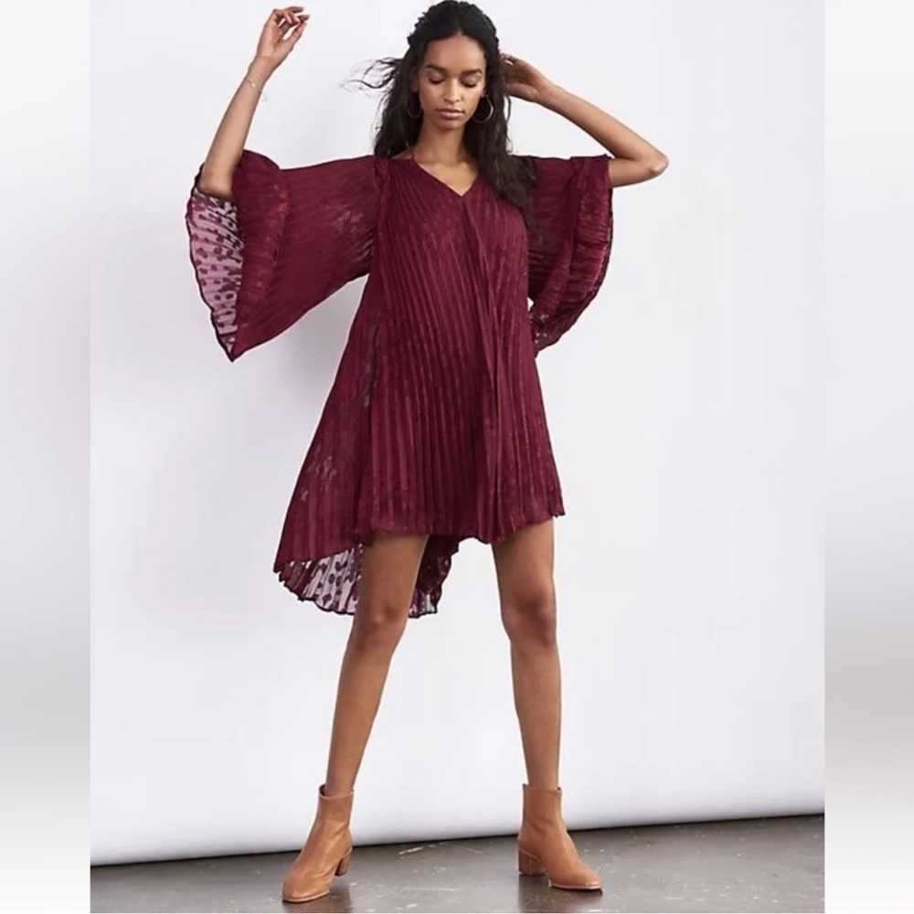 Anthropologie Toulon pleated Elegant Burgundy Flare Sleeve Dress